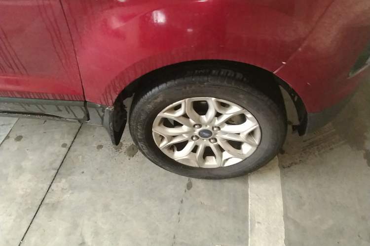 Used Ford EcoSport 2013 1.5L Automatic Prestige Model Right Front Wheel Hub