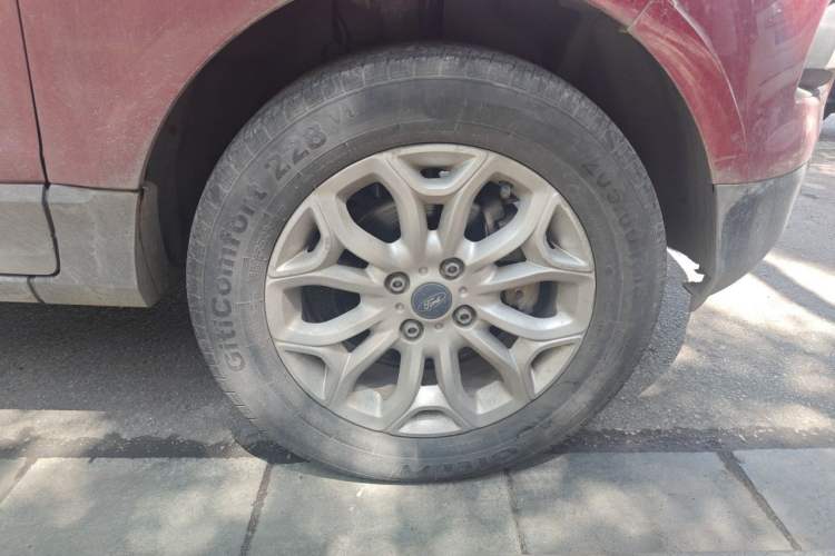 Used Ford EcoSport 2013 1.5L Automatic Prestige Model Right Front Wheel Hub