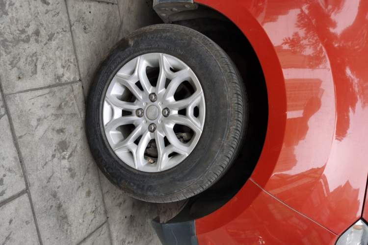Used Ford EcoSport 2013 1.5L Manual Comfort Model Right Front Wheel Hub