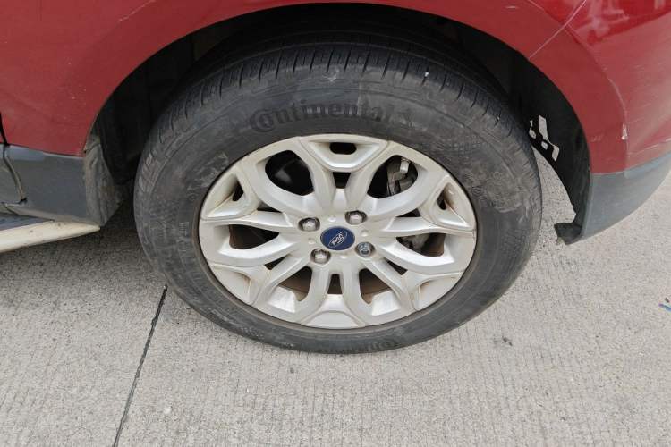 Used Ford EcoSport 2013 1.5L Automatic Prestige Model Right Front Wheel Hub
