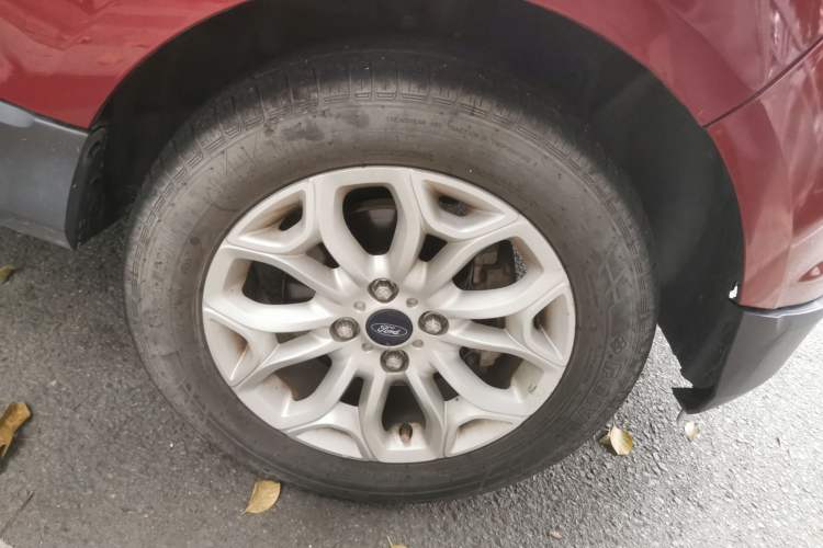 Used Ford EcoSport 2013 1.5L Automatic Prestige Model Right Front Wheel Hub