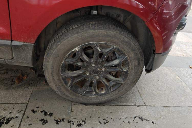 Used Ford EcoSport 2013 1.5L Automatic Prestige Model Right Front Wheel Hub