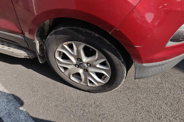 Used Ford EcoSport 2013 1.5L Manual Fashion Model Right Front Wheel Hub