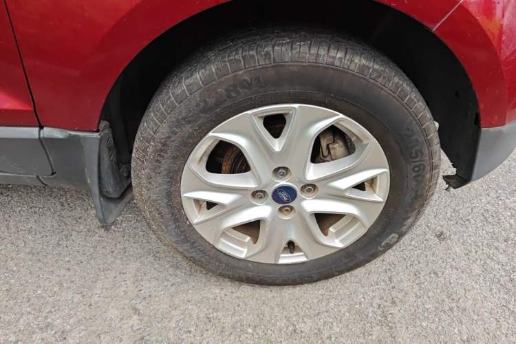 Used Ford EcoSport 2013 1.5L Automatic Fashion Model Right Front Wheel Hub