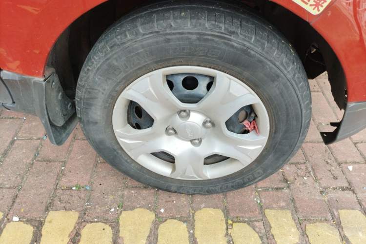 Used Ford EcoSport 2013 1.5L Manual Comfort Model Right Front Wheel Hub
