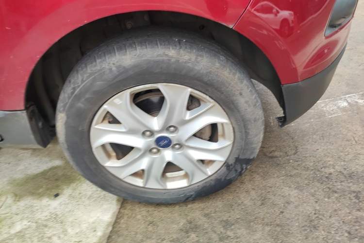 Used Ford EcoSport 2013 1.5L Automatic Fashion Model Right Front Wheel Hub