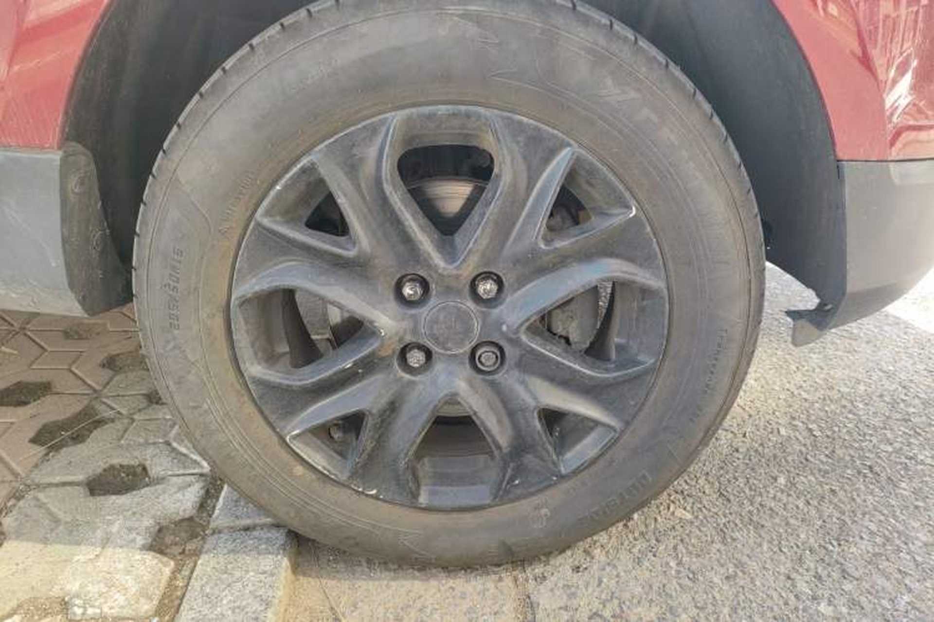 Used Ford EcoSport 2013 1.5L Automatic Fashion Model Right Front Wheel Hub