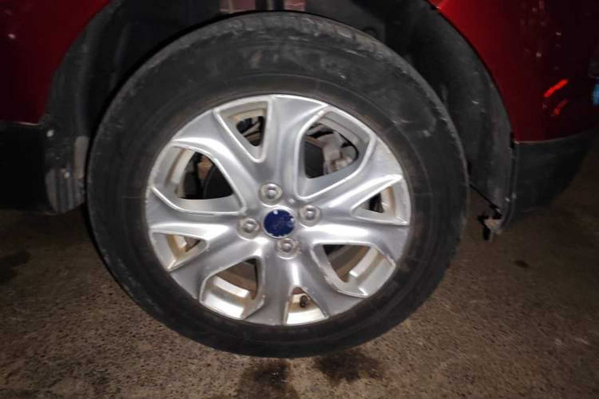 Used Ford EcoSport 2013 1.5L Automatic Fashion Model Right Front Wheel Hub
