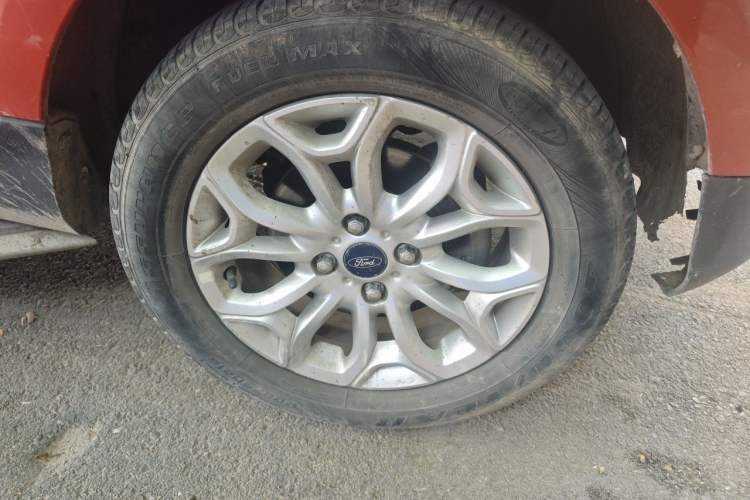 Used Ford EcoSport 2013 1.5L Automatic Prestige Model Right Front Wheel Hub