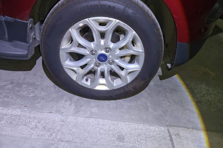 Used Ford EcoSport 2013 1.5L Manual Luxury Model Right Front Wheel Hub
