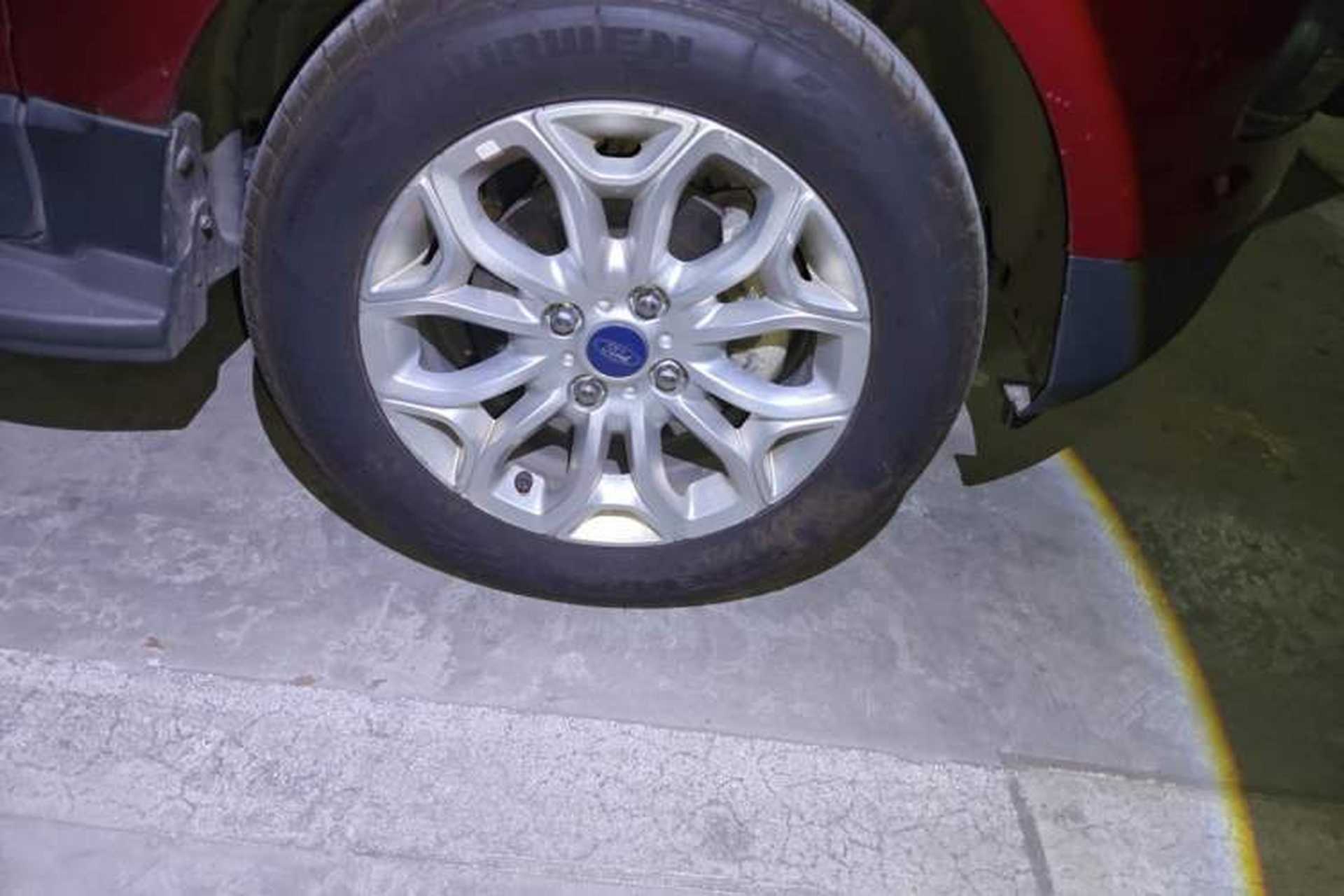 Used Ford EcoSport 2013 1.5L Manual Luxury Model Right Front Wheel Hub