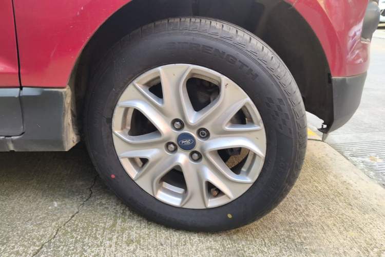 Used Ford EcoSport 2013 1.5L Automatic Fashion Model Right Front Wheel Hub