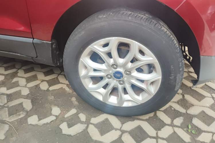 Used Ford EcoSport 2013 1.5L Automatic Prestige Model Right Front Wheel Hub