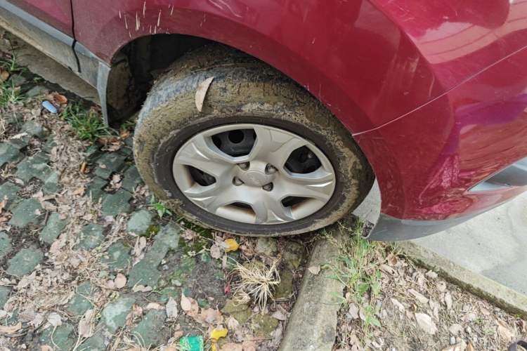 Used Ford EcoSport 2013 1.5L Manual Comfort Model Right Front Wheel Hub