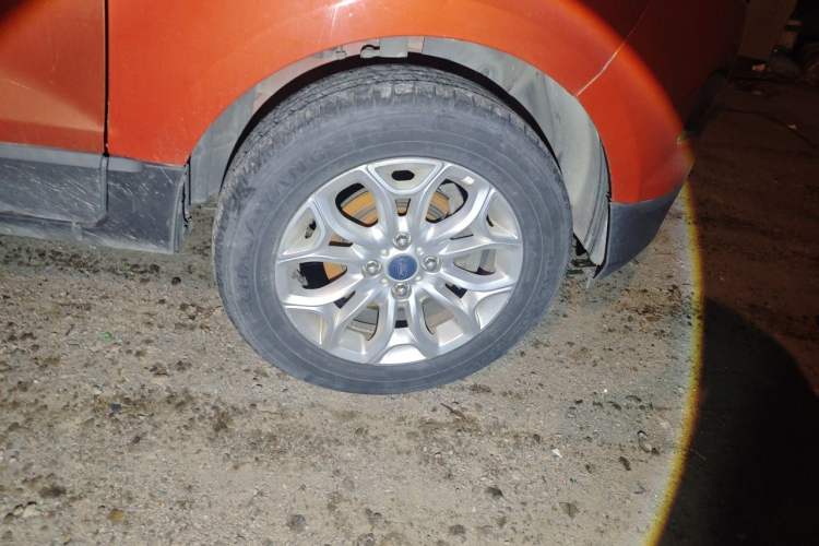 Used Ford EcoSport 2013 1.5L Automatic Prestige Model Right Front Wheel Hub