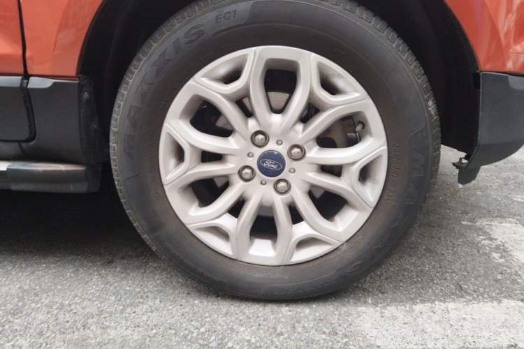 Used Ford EcoSport 2013 1.5L Automatic Prestige Model Right Front Wheel Hub