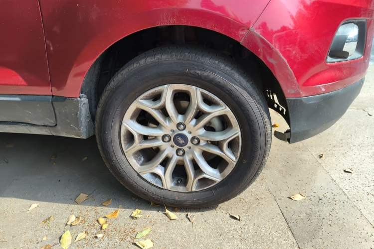 Used Ford EcoSport 2013 1.5L Automatic Prestige Model Right Front Wheel Hub