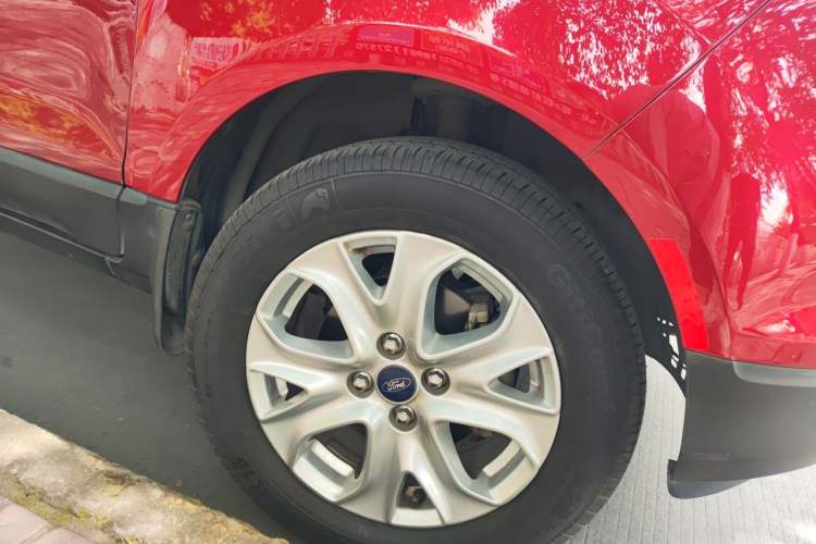 Used Ford EcoSport 2013 1.5L Automatic Fashion Model Right Front Wheel Hub