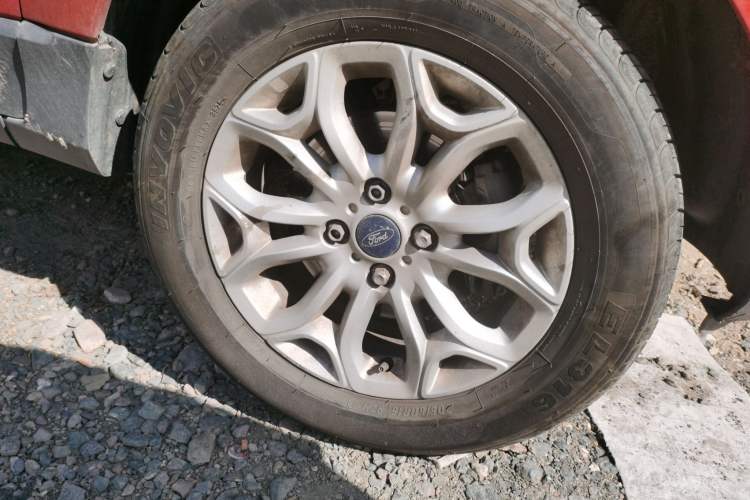 Used Ford EcoSport 2013 1.5L Automatic Prestige Model Right Front Wheel Hub