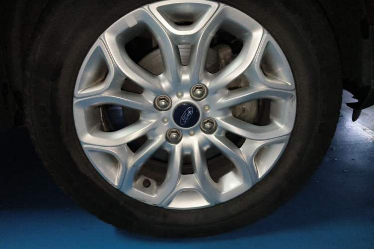 Used Ford EcoSport 2013 1.0L GTDi Manual Luxury Model Right Front Wheel Hub