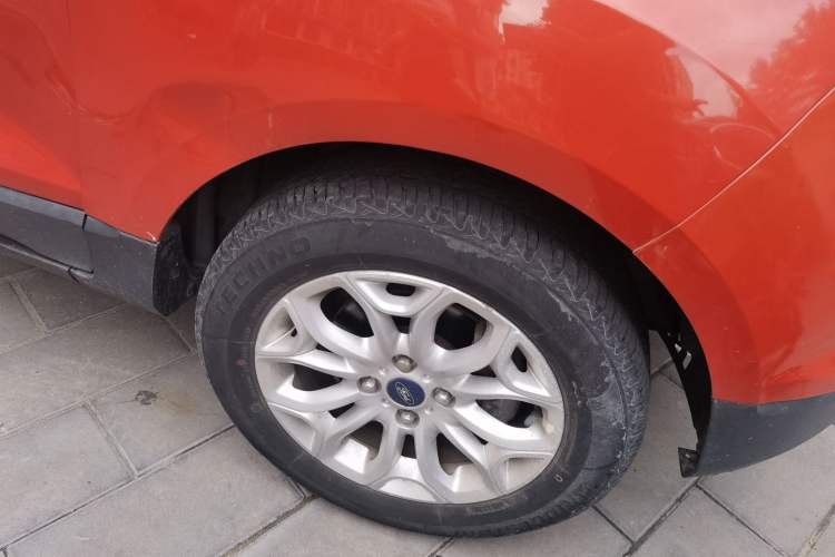 Used Ford EcoSport 2013 1.5L Automatic Prestige Model Right Front Wheel Hub