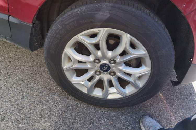 Used Ford EcoSport 2013 1.5L Manual Luxury Model Right Front Wheel Hub