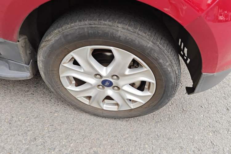 Used Ford EcoSport 2013 1.5L Automatic Fashion Model Right Front Wheel Hub