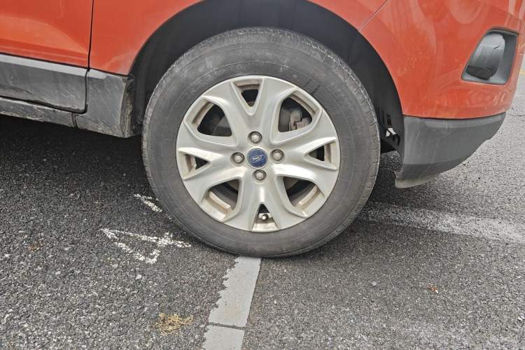 Used Ford EcoSport 2013 1.5L Automatic Fashion Model Right Front Wheel Hub