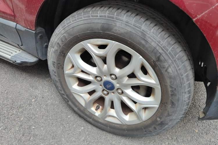 Used Ford EcoSport 2013 1.5L Automatic Prestige Model Right Front Wheel Hub