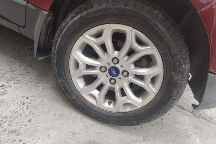 Used Ford EcoSport 2013 1.5L Automatic Prestige Model Right Front Wheel Hub