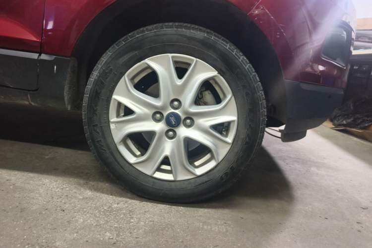 Used Ford EcoSport 2013 1.5L Automatic Fashion Model Right Front Wheel Hub