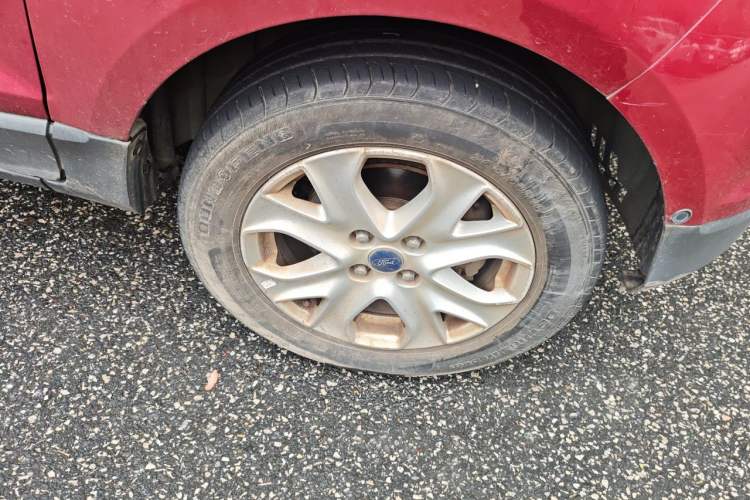 Used Ford EcoSport 2013 1.5L Automatic Fashion Model Right Front Wheel Hub