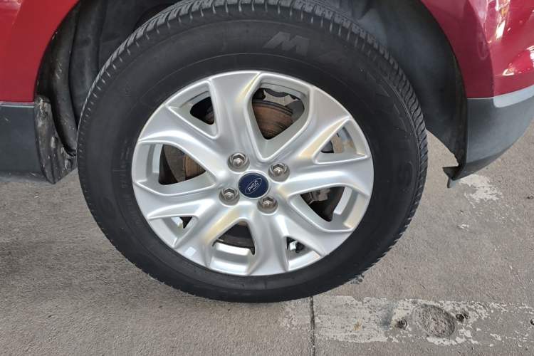Used Ford EcoSport 2013 1.5L Automatic Fashion Model Right Front Wheel Hub