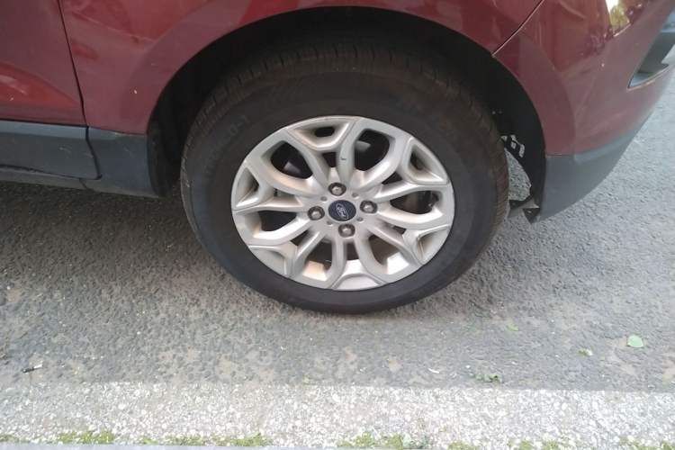 Used Ford EcoSport 2013 1.5L Automatic Prestige Model Right Front Wheel Hub