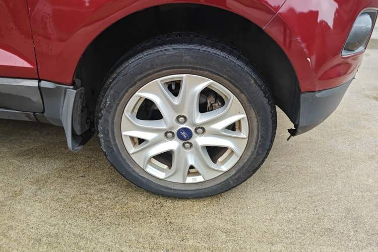Used Ford EcoSport 2013 1.5L Automatic Fashion Model Right Front Wheel Hub