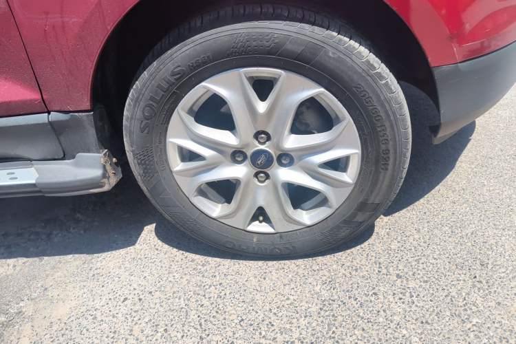 Used Ford EcoSport 2013 1.5L Automatic Fashion Model Right Front Wheel Hub