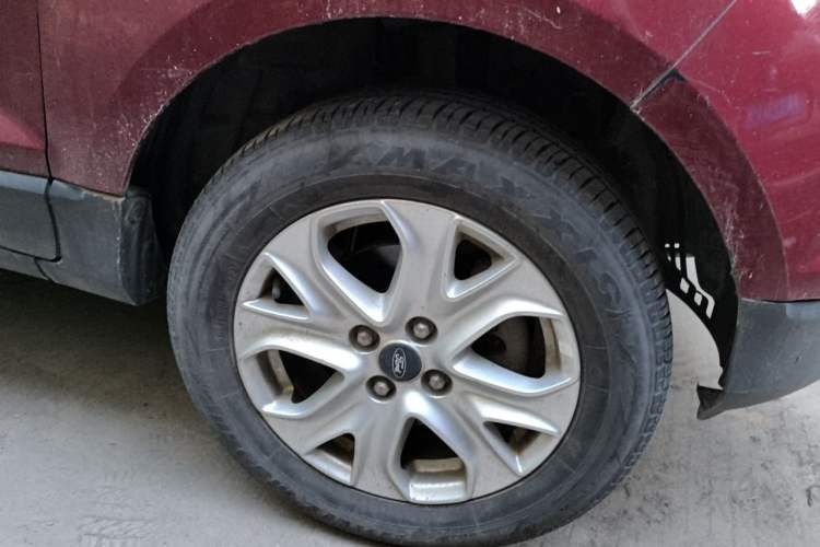 Used Ford EcoSport 2013 1.5L Automatic Fashion Model Right Front Wheel Hub