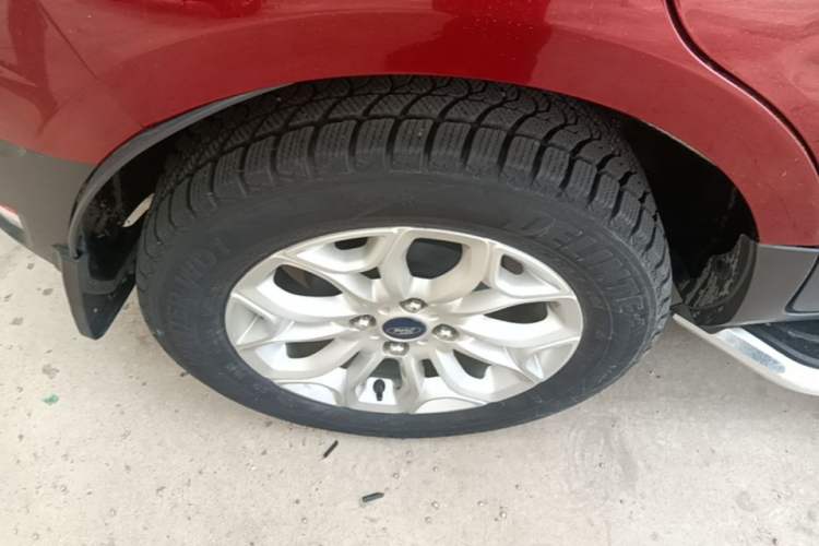 Used Ford EcoSport 2013 1.5L Automatic Prestige Model Right Rear Wheel Hub