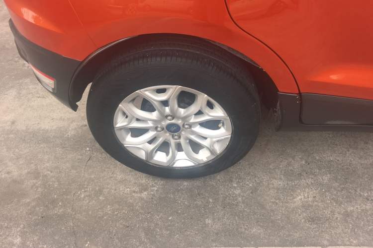Used Ford EcoSport 2013 1.5L Automatic Prestige Model Right Rear Wheel Hub