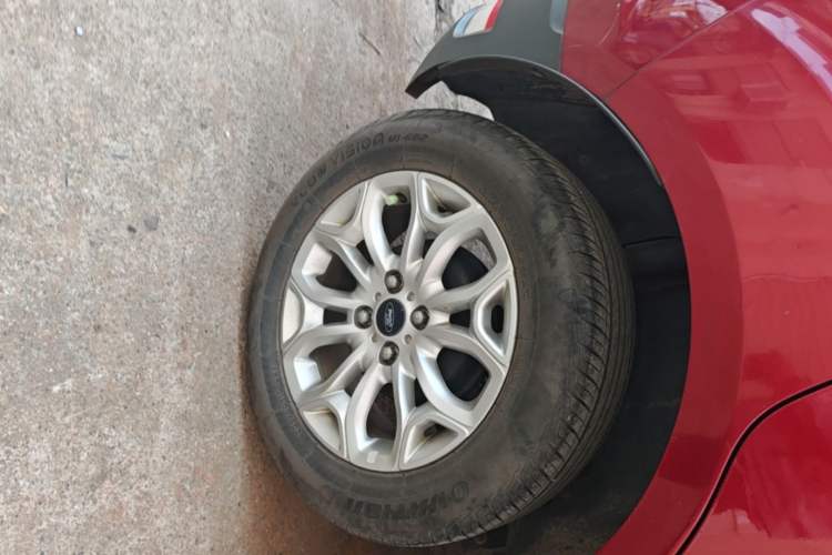 Used Ford EcoSport 2013 1.5L Manual Luxury Model Right Rear Wheel Hub