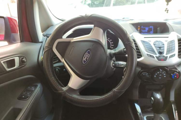 Used Ford EcoSport 2013 1.5L Automatic Fashion Model Steering Wheel