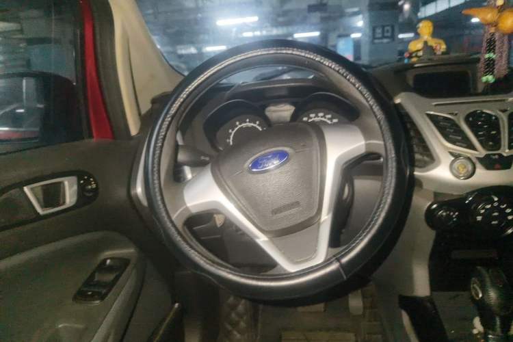 Used Ford EcoSport 2013 1.5L Automatic Fashion Model Steering Wheel