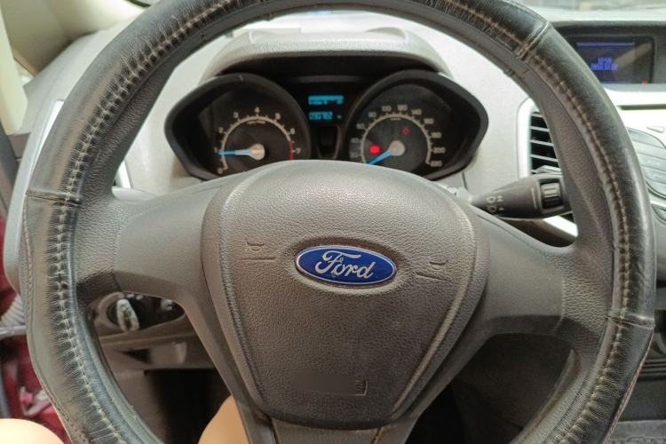 Used Ford EcoSport 2013 1.5L Manual Comfort Model Steering Wheel