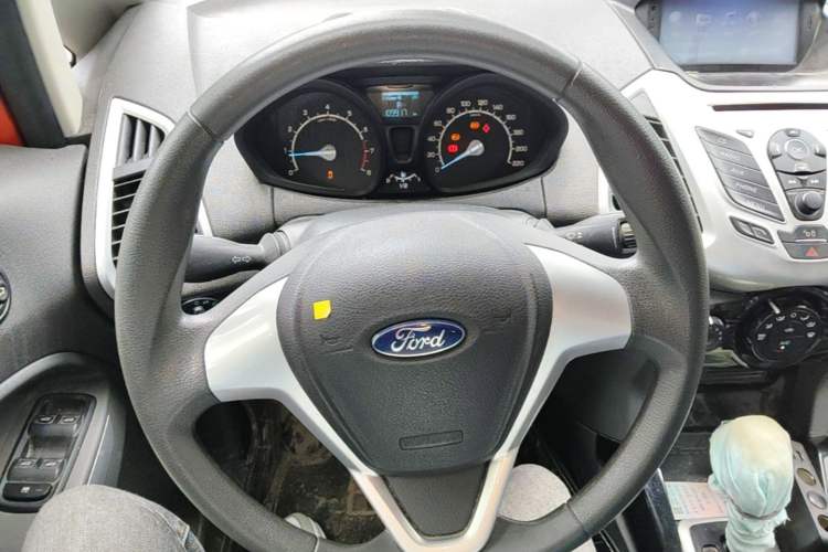 Used Ford EcoSport 2013 1.5L Automatic Fashion Model Steering Wheel