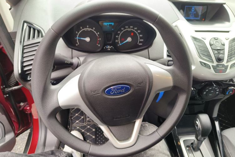 Used Ford EcoSport 2013 1.5L Automatic Fashion Model Steering Wheel