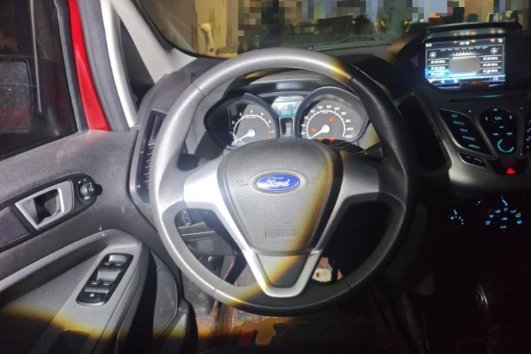 Used Ford EcoSport 2013 1.5L Automatic Fashion Model Steering Wheel