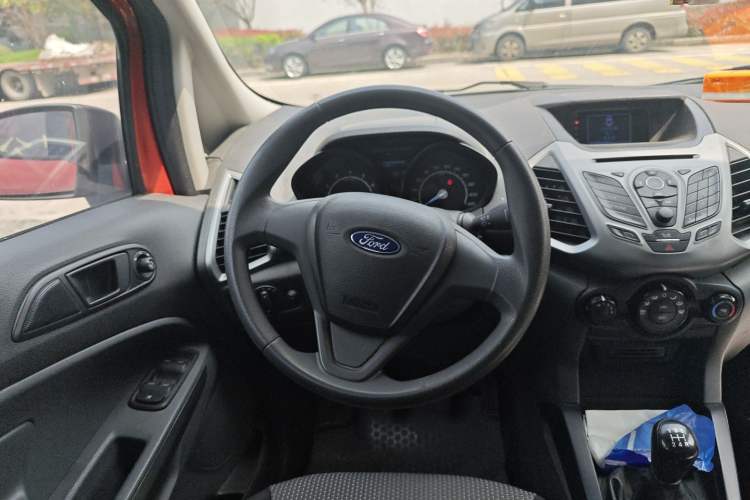 Used Ford EcoSport 2013 1.5L Manual Comfort Model Steering Wheel