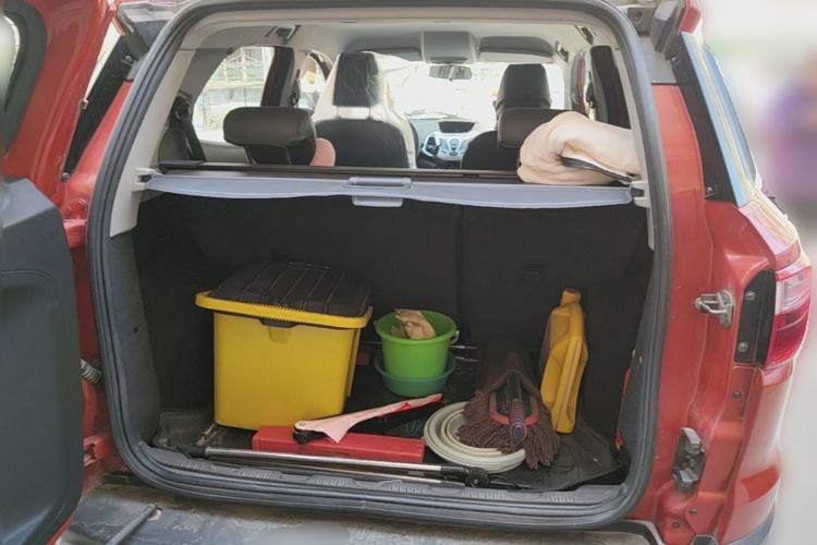 Used Ford EcoSport 2013 1.5L Manual Fashion Model Trunk