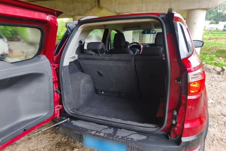 Used Ford EcoSport 2013 1.5L Manual Fashion Model Trunk