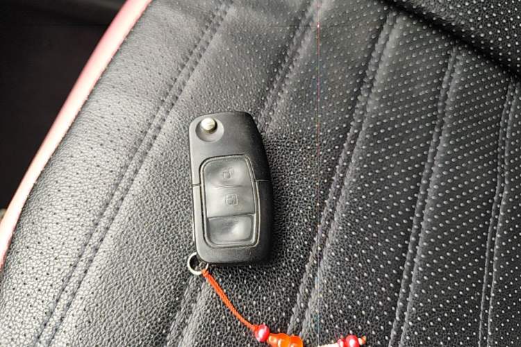 Used Ford EcoSport 2013 1.5L Automatic Fashion Model Vehicle Key